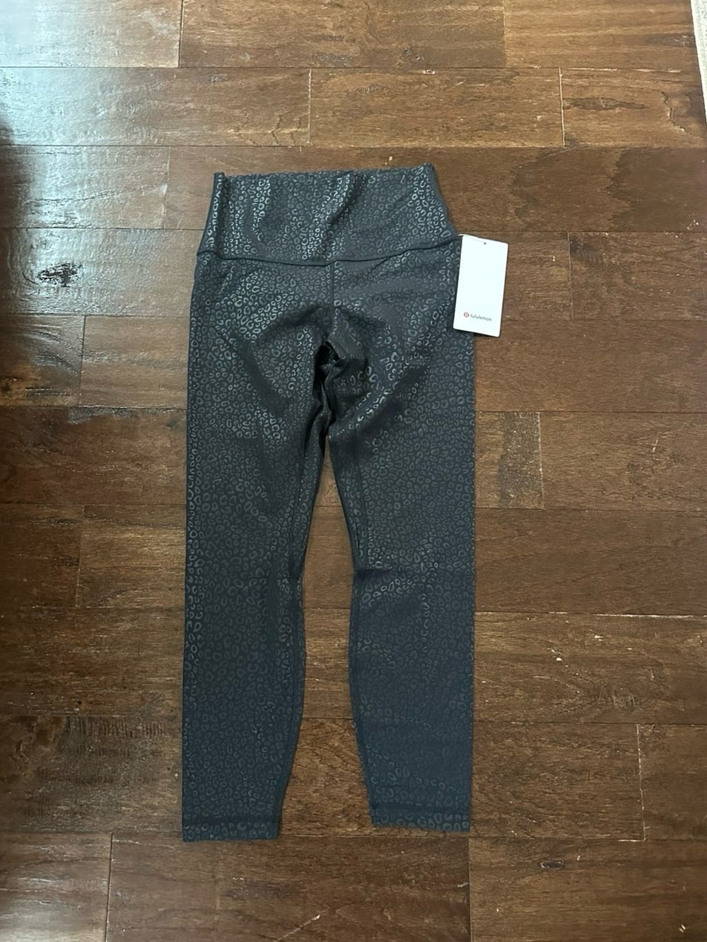 lululemon Align™ High-Rise Pant 25" black leopard embossed size 8 NWT - Picture 7 of 15
